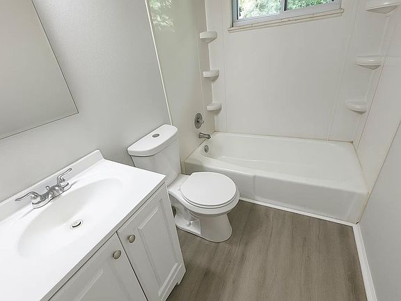 5th image of 2194 N Riley Ave