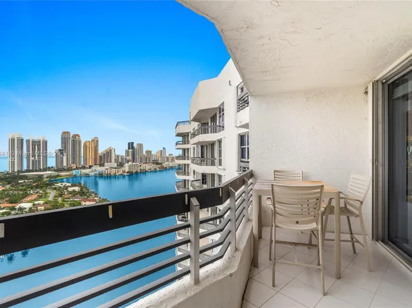 19101 NE 36th Ct #Lph9, Miami, FL 33180