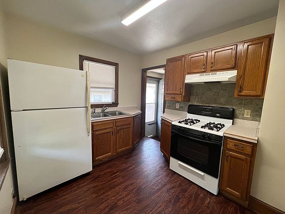 4th image of 1122 Washington Ave