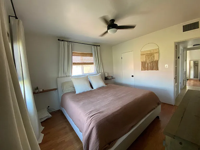1015 E Citrus Way — Photo 9