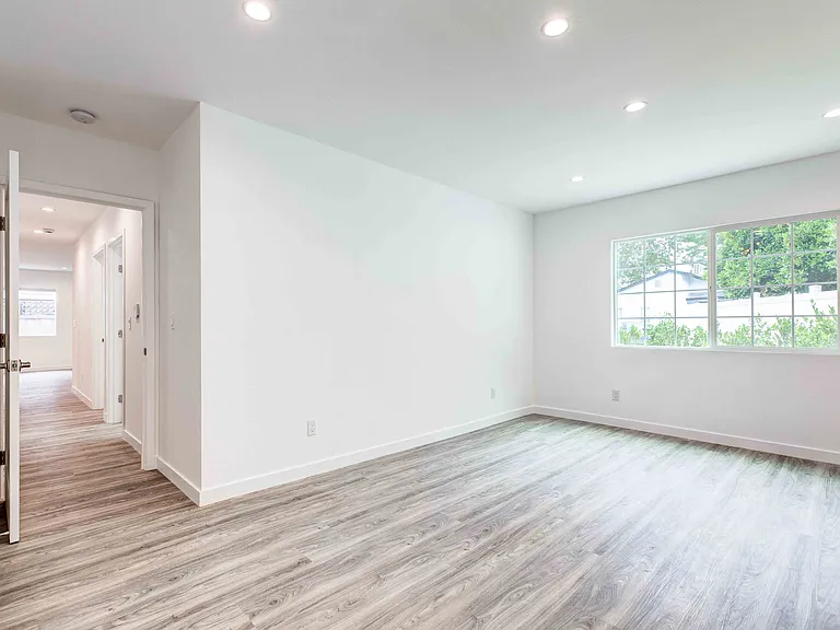 8805 Paso Robles Ave — Photo 42
