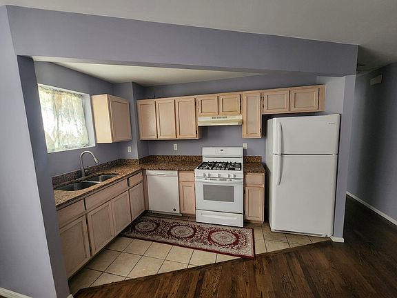 3rd image of 863 Olmstead Ave #1F