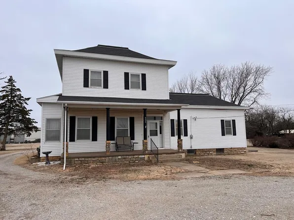 906 E 8th St, Ellsworth, KS 67439