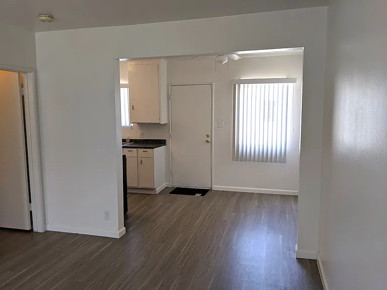 921 W Angeleno Ave — Photo 7