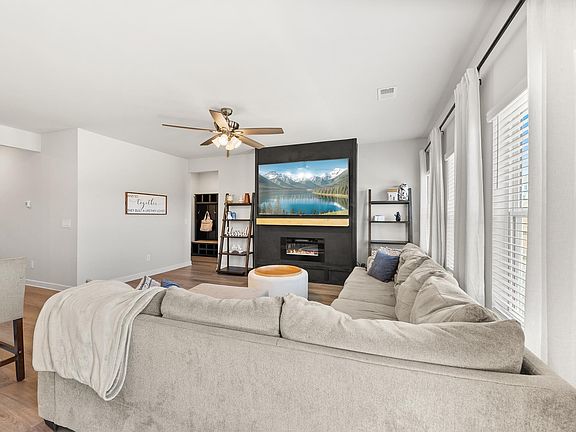 5th image of 171 Lavinia Cir