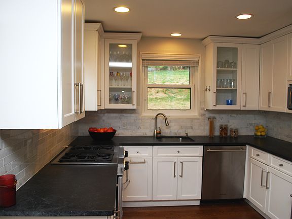 4th image of 8401 Freyman Dr