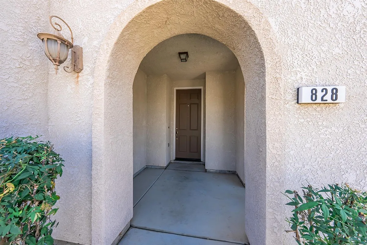 Building Photo - 828 Toulouse Ln