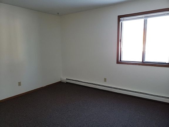 5th image of 110 10th Ave SE APT 105