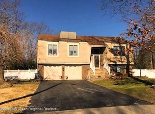 19 Liverpool Ct, Jackson, NJ 08527