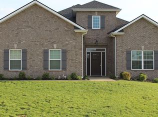 718 Sapphire Dr, Murfreesboro, TN 37128
