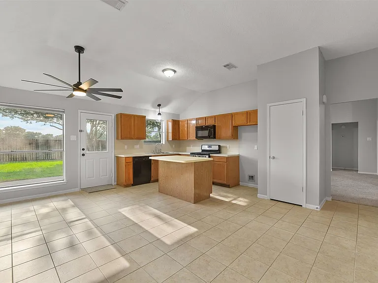 16010 Cedar Gully Dr — Photo 13