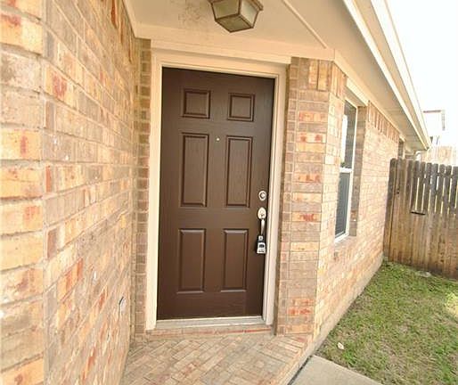 2nd image of 3172 Hollow Valley Dr