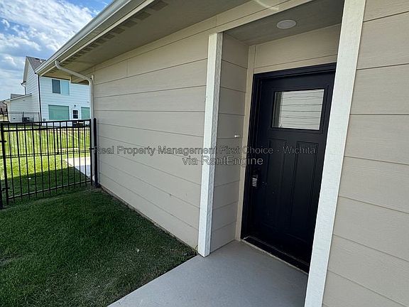 3rd image of 12465 W Blanford St