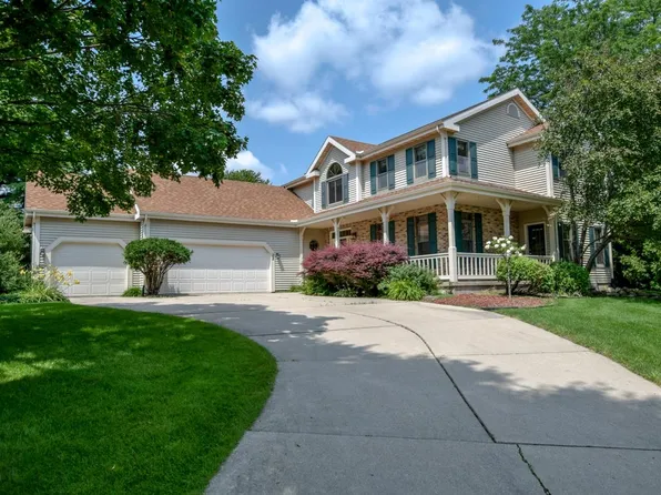 22 Chautauqua Trl, Madison, WI 53719
