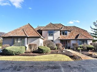 9 Stone Ridge Dr, South Barrington, IL 60010