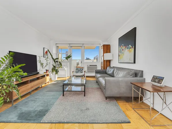 75 Henry Street image 4 of 8