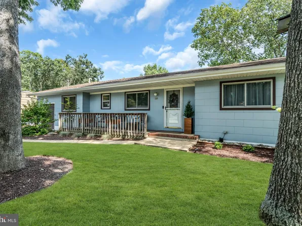 561 Oak Hollow Ln, Lanoka Harbor, NJ 08734