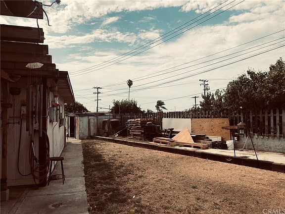 4th image of 2214 Electra Ave