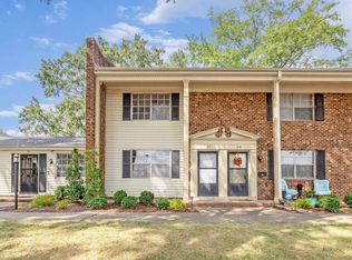 1002 Willow Dr APT 69, Chapel Hill, NC 27514