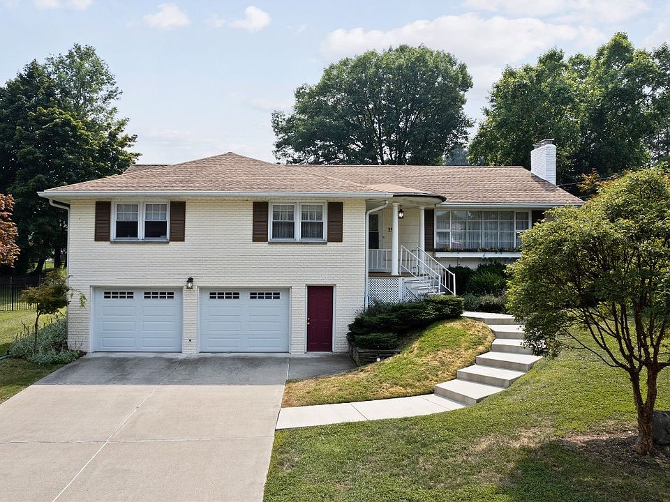 1st image of 15 Lennox Dr