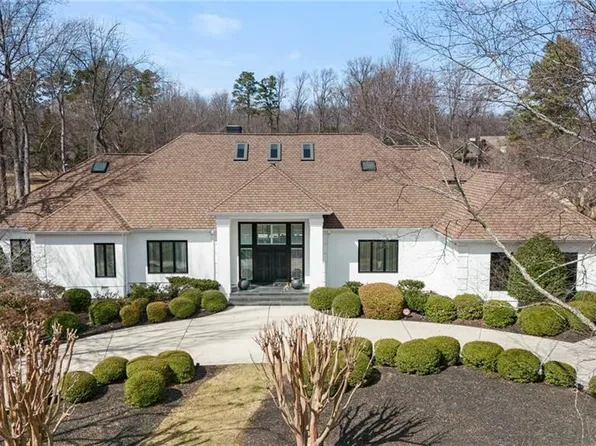 11 Monmouth Ct, Greensboro, NC 27410