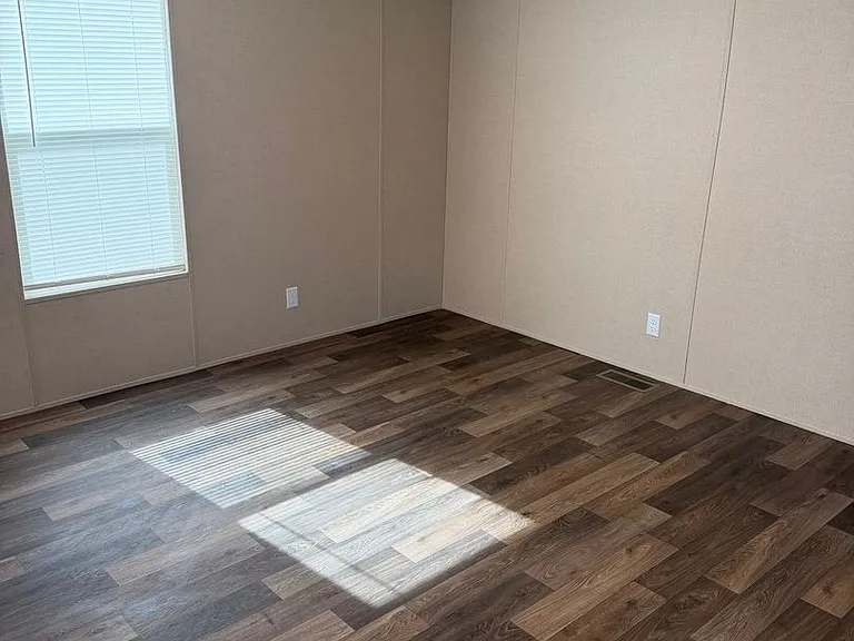 811 Bluebird Rd — Photo 3