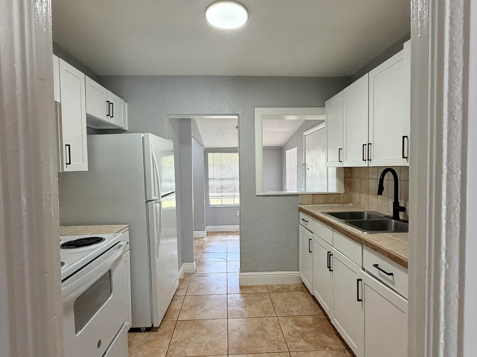 2 bed, 810 sqft, $1,350 — Photo 4