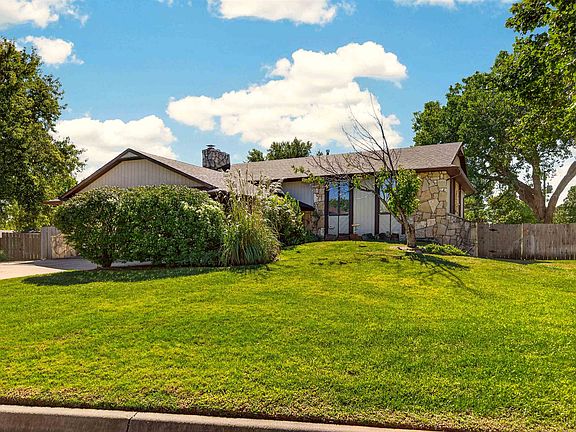 2nd image of 2068 N Westridge Ct