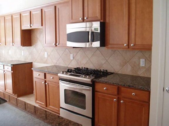4th image of 4325 Ashworth Dr