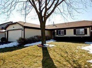 349 Willoway Dr, Bolingbrook, IL 60440