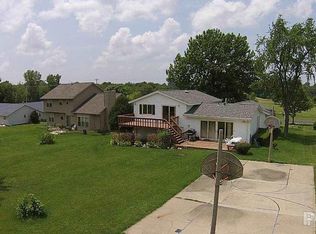 7624 N Radnor Rd, Peoria, IL 61615