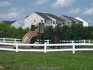 3rd image of 138 Meadow Brook Way