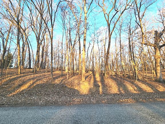 2nd image of 1808 Tanglewood Dr