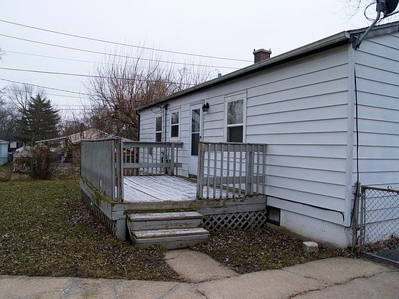 2nd image of 1915 223rd St