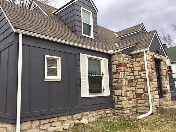 3rd image of 7446 Flora Ave