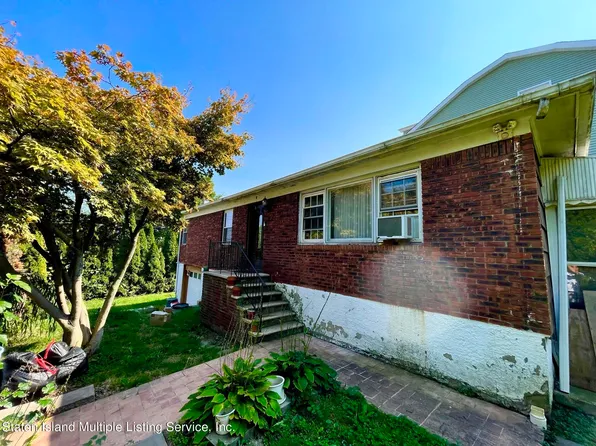 104 Swan St, Staten Island, NY 10301