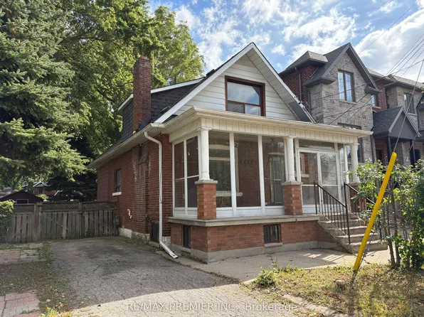 33 Royal York Rd, Toronto, ON M8V 2T3
