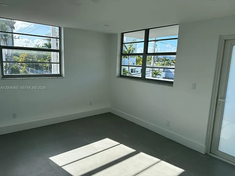 360 Meridian Ave #3E — Photo 4