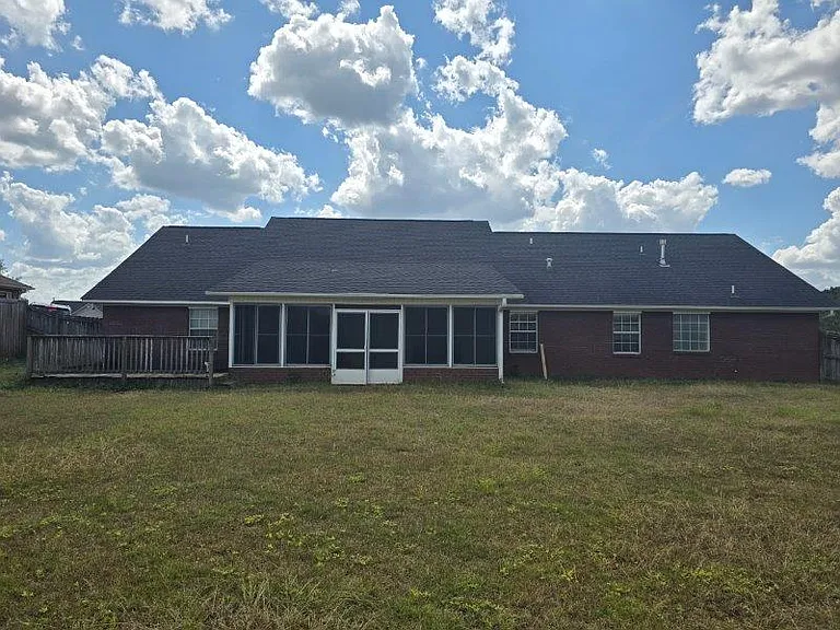 108 Fieldstone Dr — Photo 15