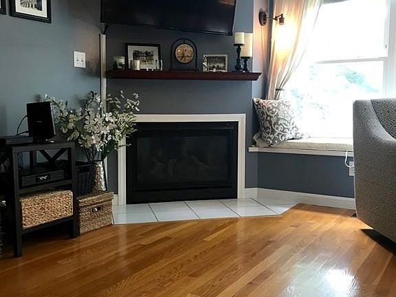 3rd image of 50 John Dr #50