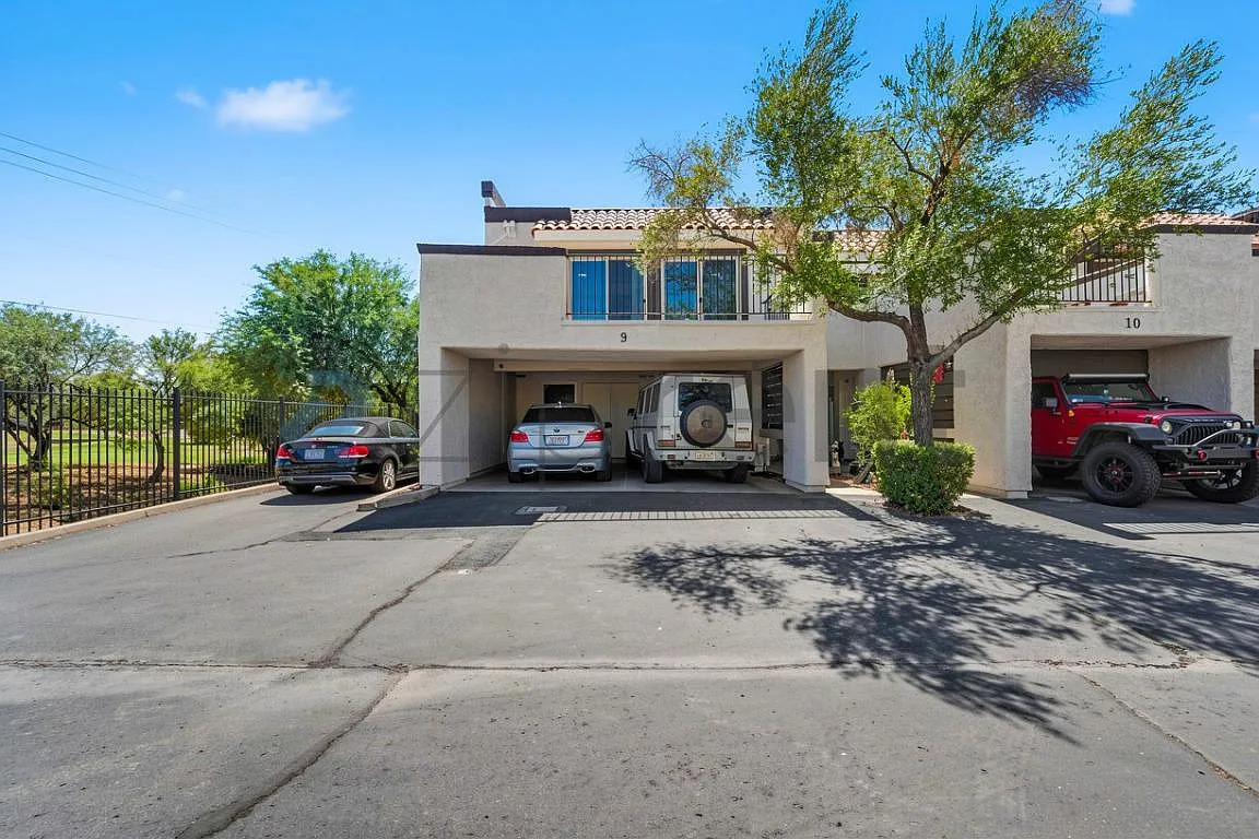 Scottsdale Villas — Photo 1