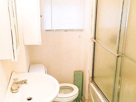 2nd image of 5111 Cologne Ave