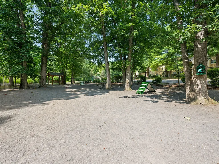 Stuart Woods Apartments — Photo 49