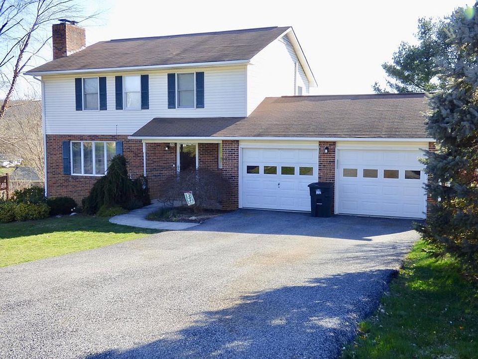 1st image of 210 Lakeview Dr