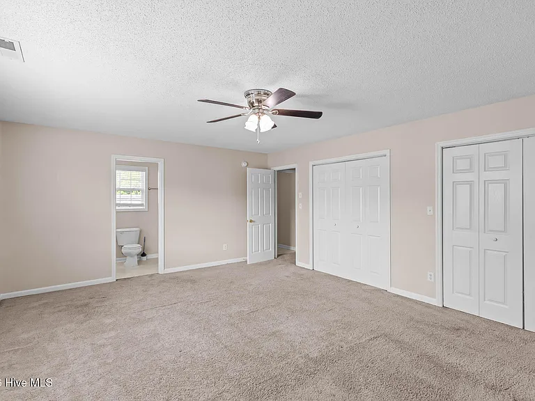 303 Mann St — Photo 35
