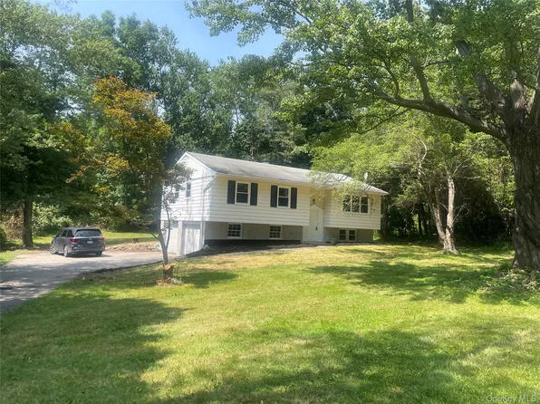 15 Vandewater Drive, Wappingers Falls, NY 12590