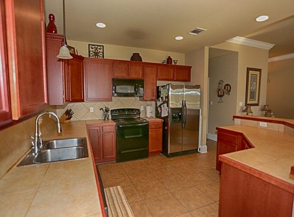 5th image of 43019 Emily Dr