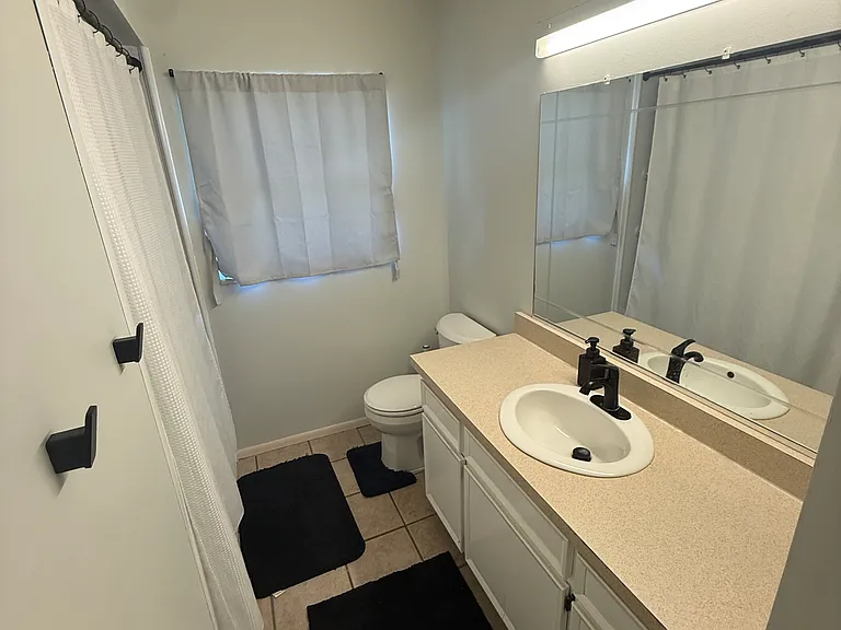1403 Sparrow St #C — Photo 5