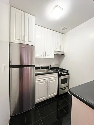 Rented by Douglas Elliman | media 8