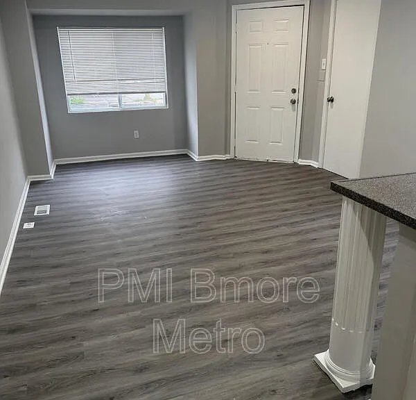 2643 E Madison St #B — Photo 10